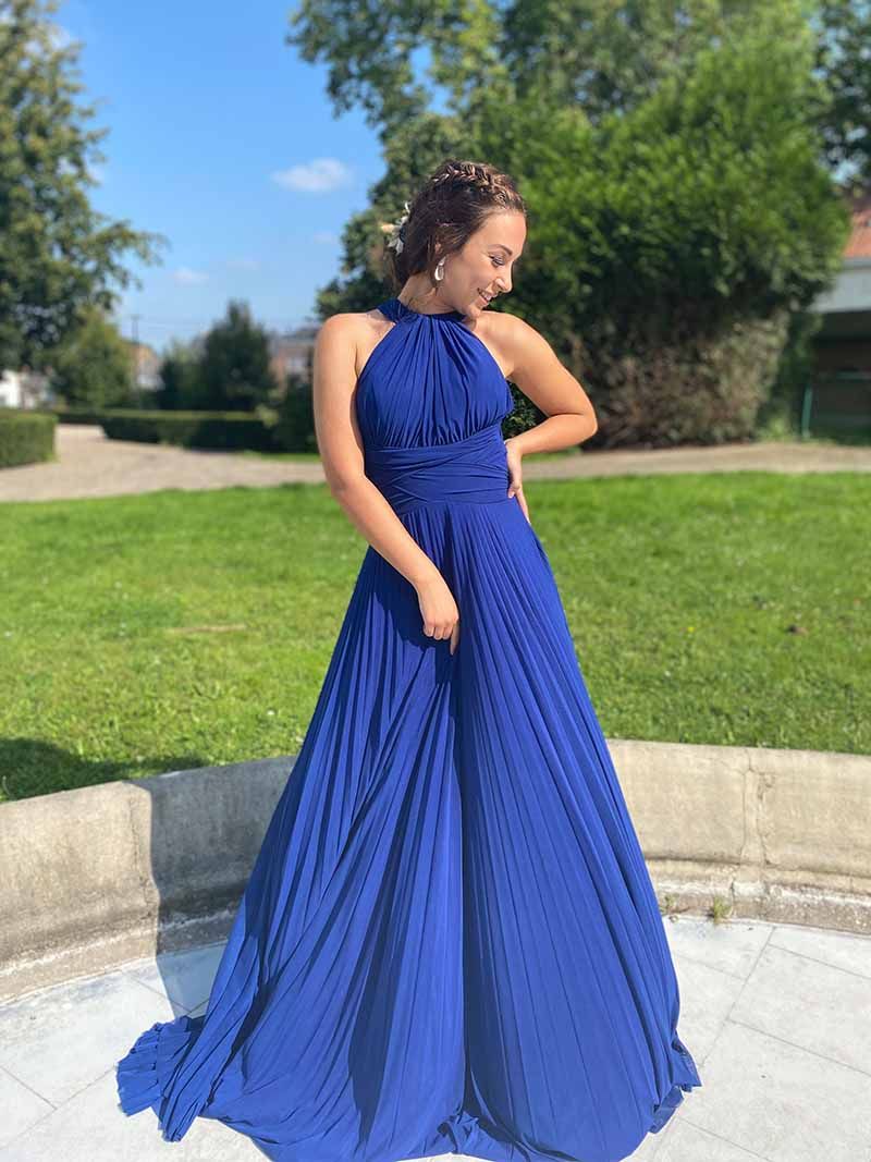 Een effectief opzettelijk Pardon Lange jurk met halsuitsnijdingen - Koningsblauw | Anne Sophie